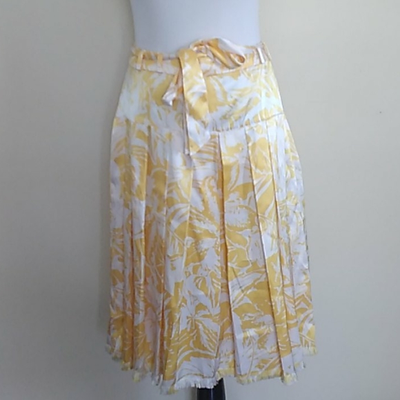 Oscar de la Renta Dresses & Skirts - Oscar Oscar De La Renta Co floral Fringe skirt 10